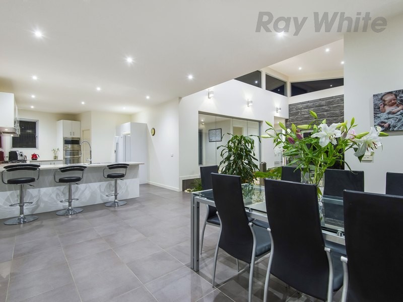 1 Flame Robin Drive, Langwarrin VIC 3910