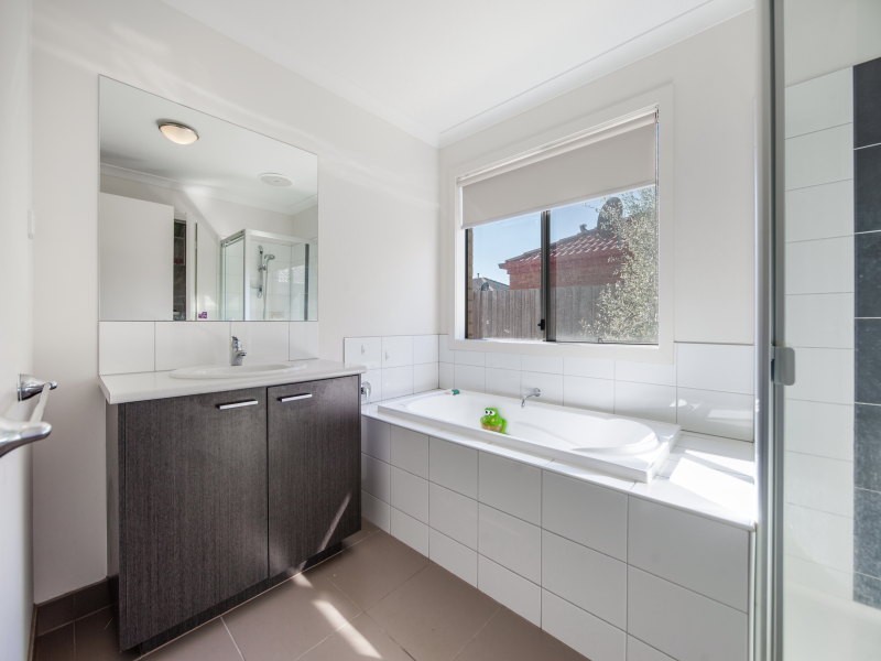 28 Jacaranda Drive, Carrum Downs VIC 3201