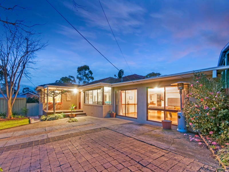 4 Birch Grove, Frankston VIC 3199