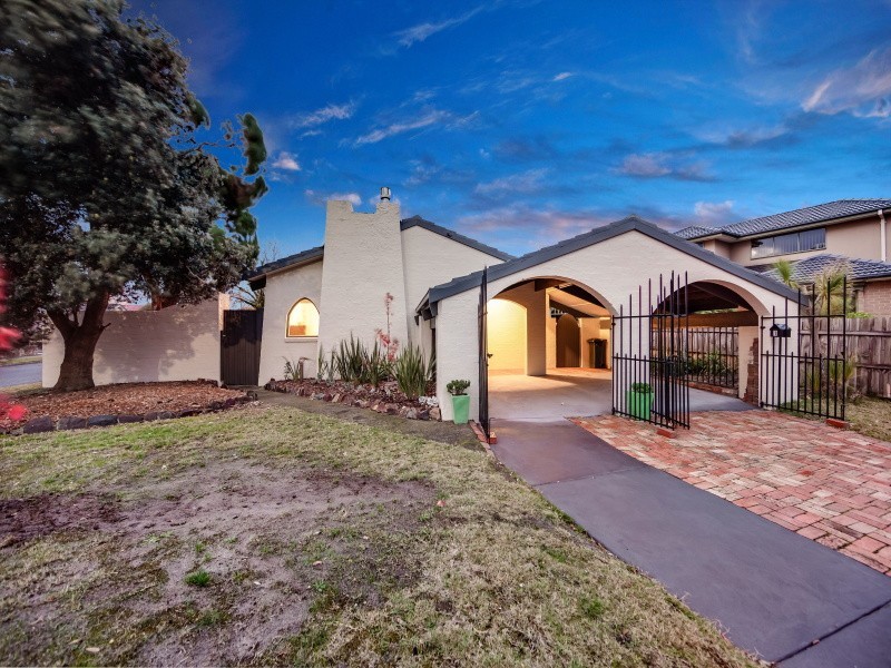 1 Carnoustie Court, Frankston VIC 3199