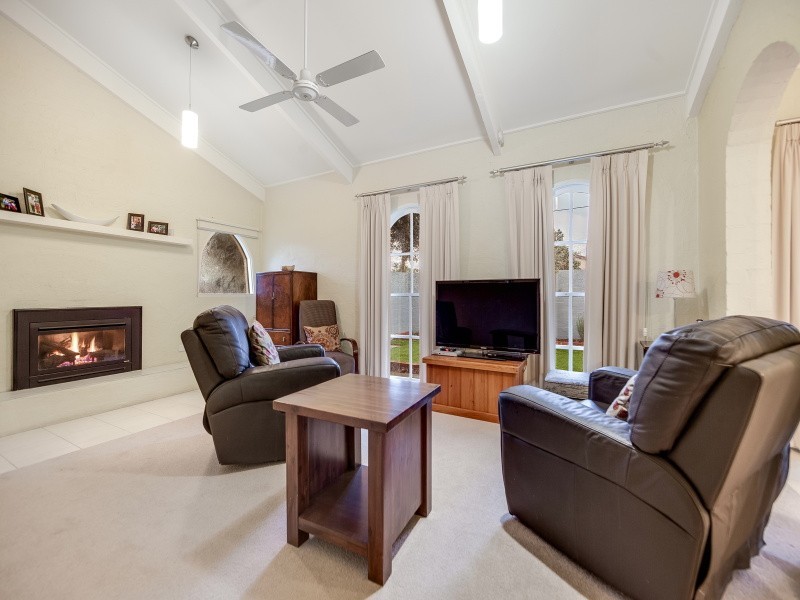 1 Carnoustie Court, Frankston VIC 3199