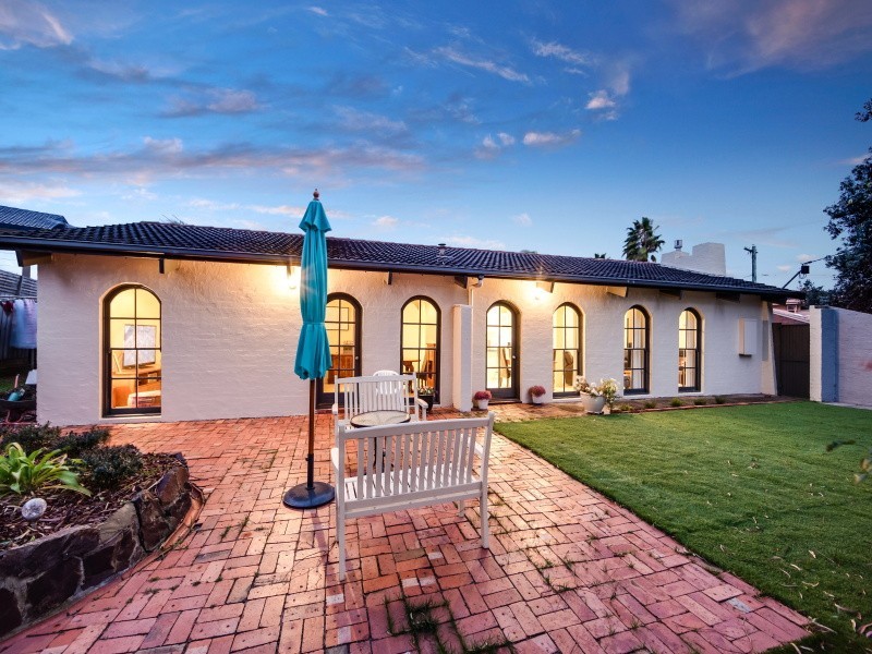 1 Carnoustie Court, Frankston VIC 3199