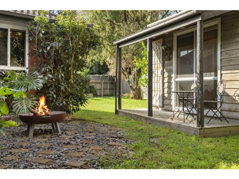 11 Deakin Crescent, Baxter VIC 3911