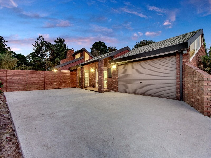 16 Netherplace Drive, Frankston VIC 3199