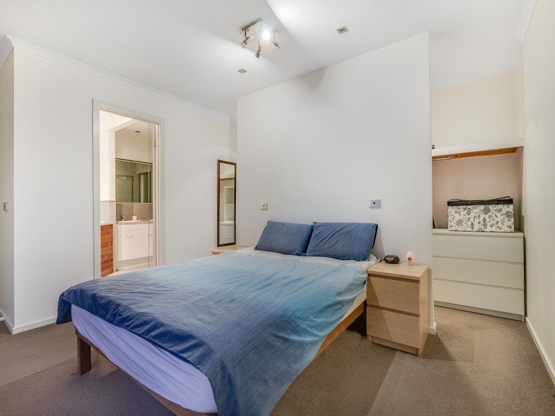 16 Netherplace Drive, Frankston VIC 3199