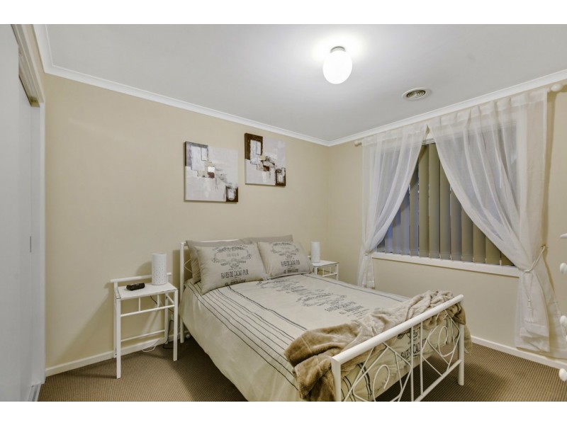 14 Diamond Parade, Skye VIC 3977