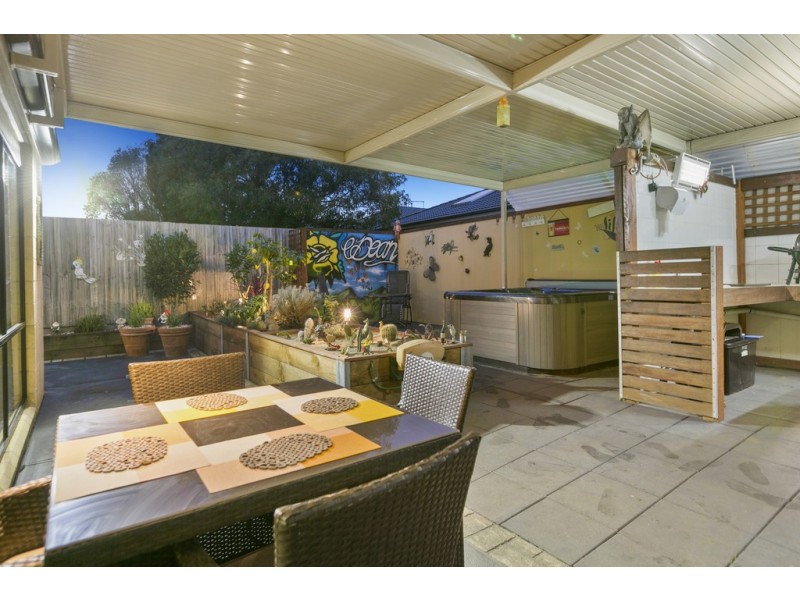 14 Diamond Parade, Skye VIC 3977