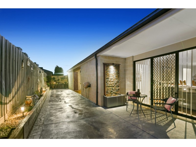 14 Diamond Parade, Skye VIC 3977