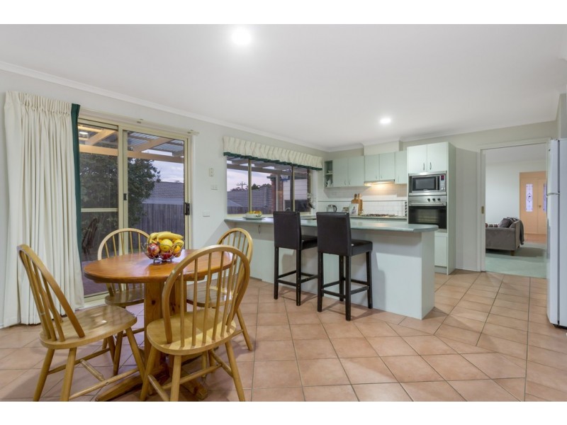 4 Raleon Avenue, Frankston South VIC 3199