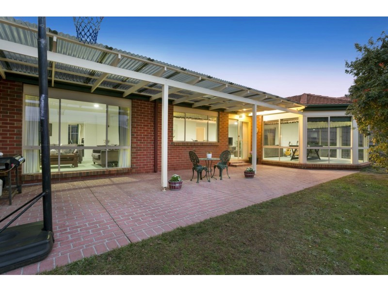 4 Raleon Avenue, Frankston South VIC 3199