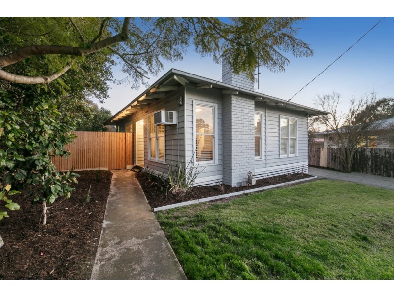 4 Eton Court, Frankston VIC 3199