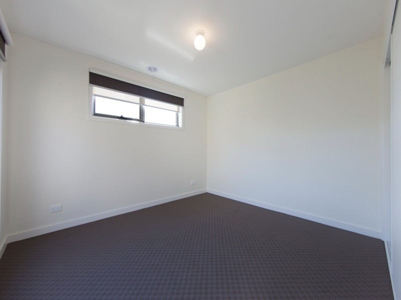2/11 Kenilworth Avenue, Frankston VIC 3199