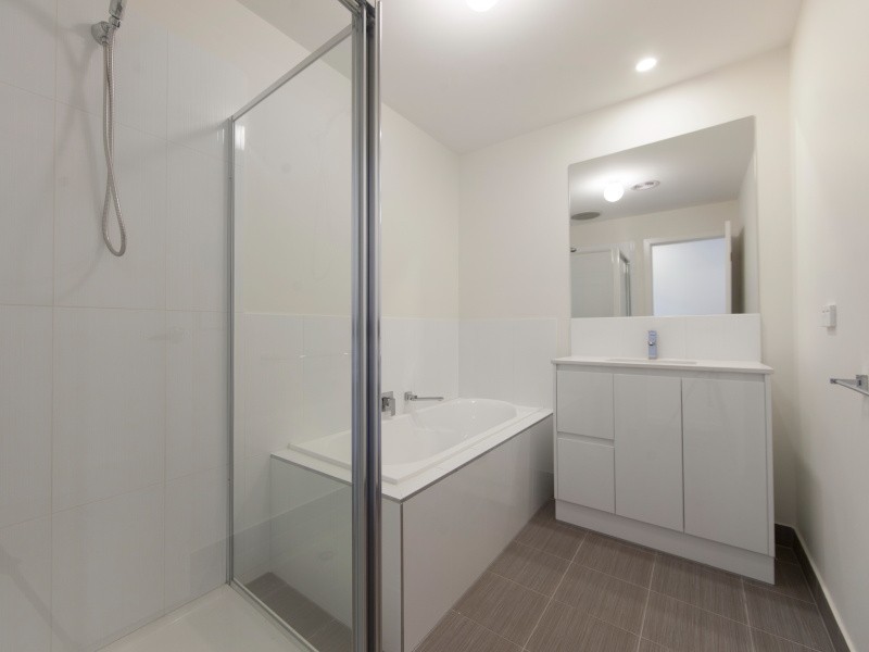 2/11 Kenilworth Avenue, Frankston VIC 3199