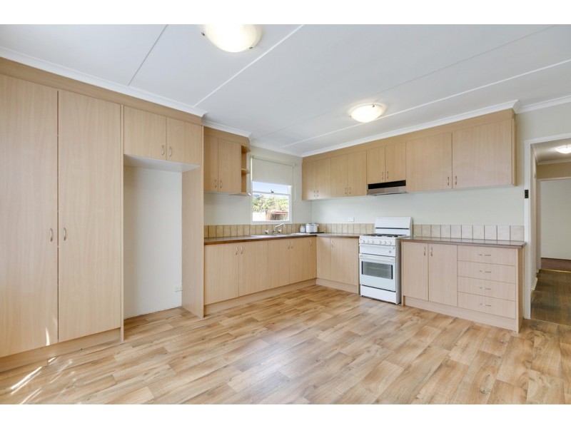 84 Forest Drive, Frankston North VIC 3200