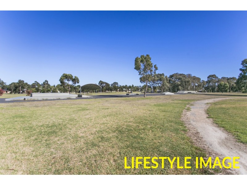 84 Forest Drive, Frankston North VIC 3200