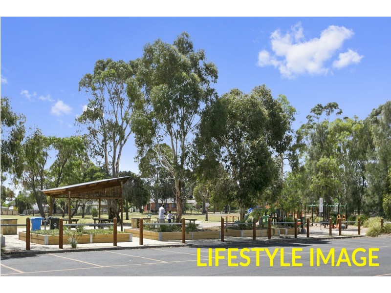 84 Forest Drive, Frankston North VIC 3200