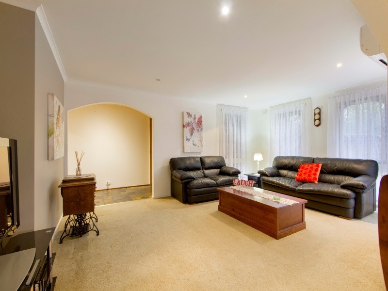 13 Raphael Crescent, Frankston VIC 3199