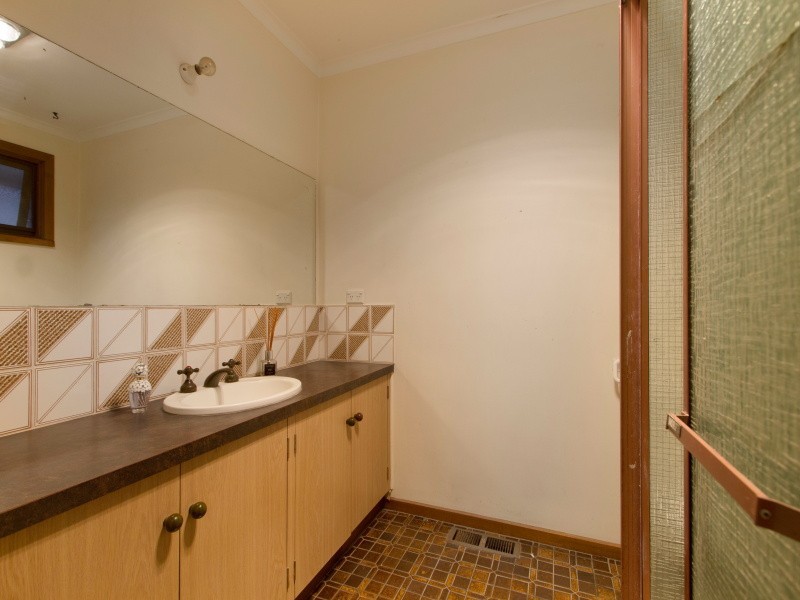 13 Raphael Crescent, Frankston VIC 3199