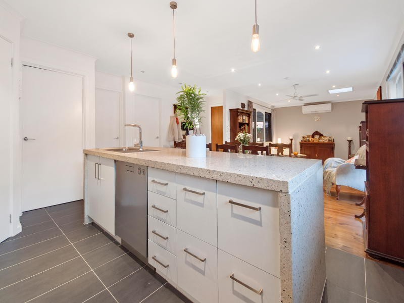 56 Willow Road, Frankston VIC 3199