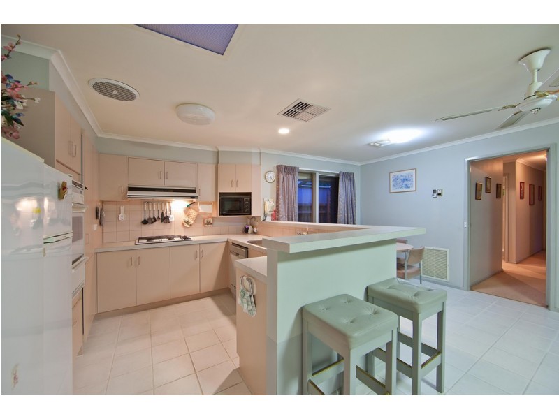 14 Bokissa Drive, Frankston VIC 3199