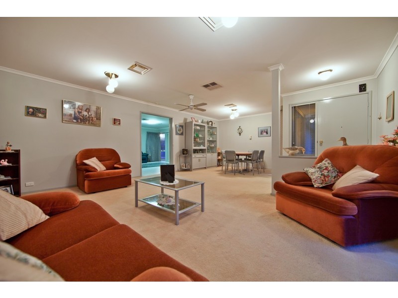 14 Bokissa Drive, Frankston VIC 3199