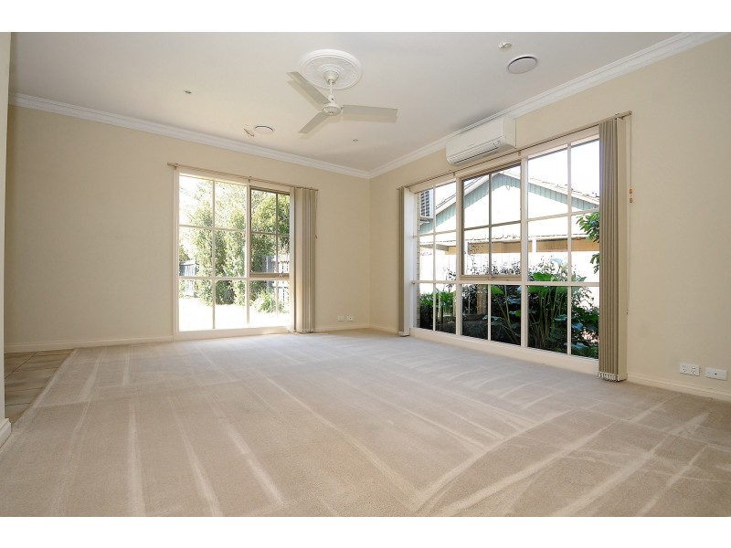 1/10 Japonica Grove, Frankston South VIC 3199