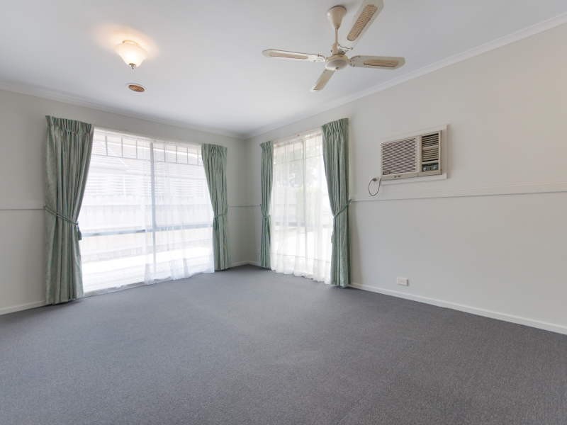 15 Neptune Place, Cranbourne West VIC 3977