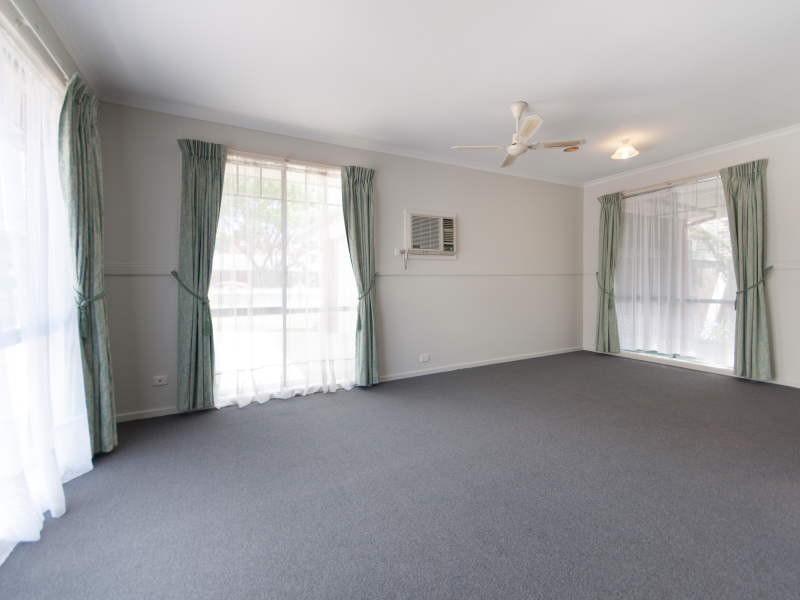 15 Neptune Place, Cranbourne West VIC 3977