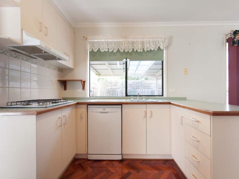 15 Neptune Place, Cranbourne West VIC 3977