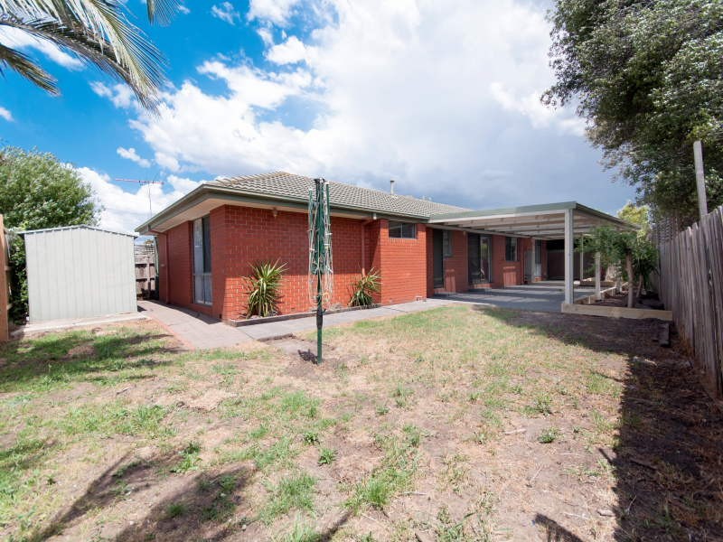 15 Neptune Place, Cranbourne West VIC 3977