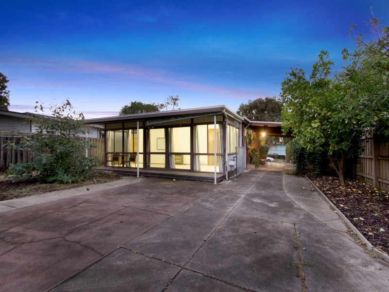 16 Kurong Avenue, Frankston VIC 3199