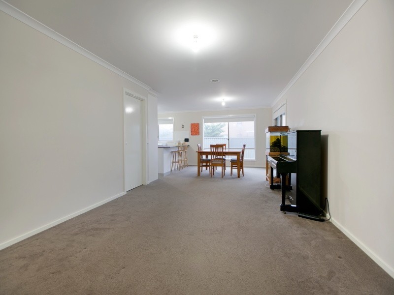 29 Stately Drive, Cranbourne East VIC 3977