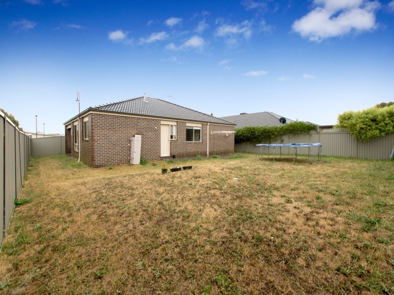 29 Stately Drive, Cranbourne East VIC 3977