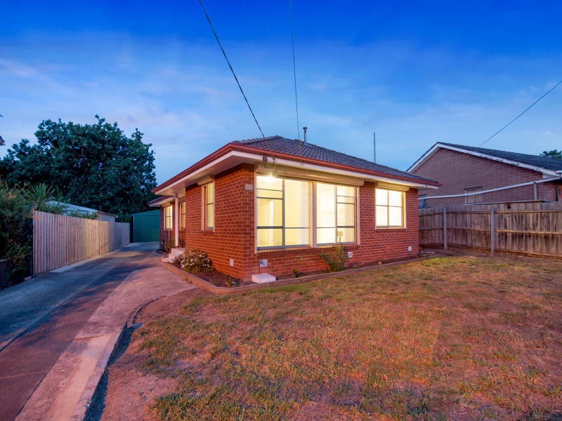 20 Laurina Crescent, Frankston North VIC 3200