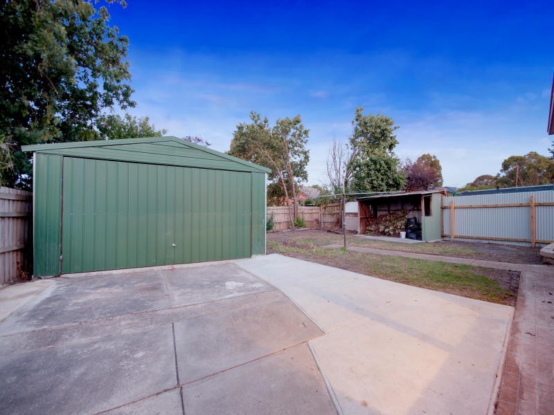 20 Laurina Crescent, Frankston North VIC 3200