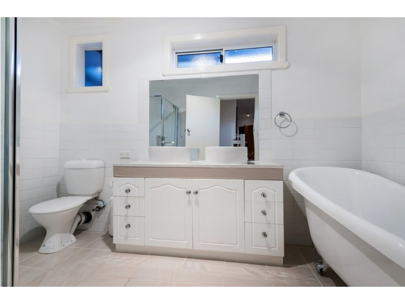 2 Hood Street, Frankston VIC 3199