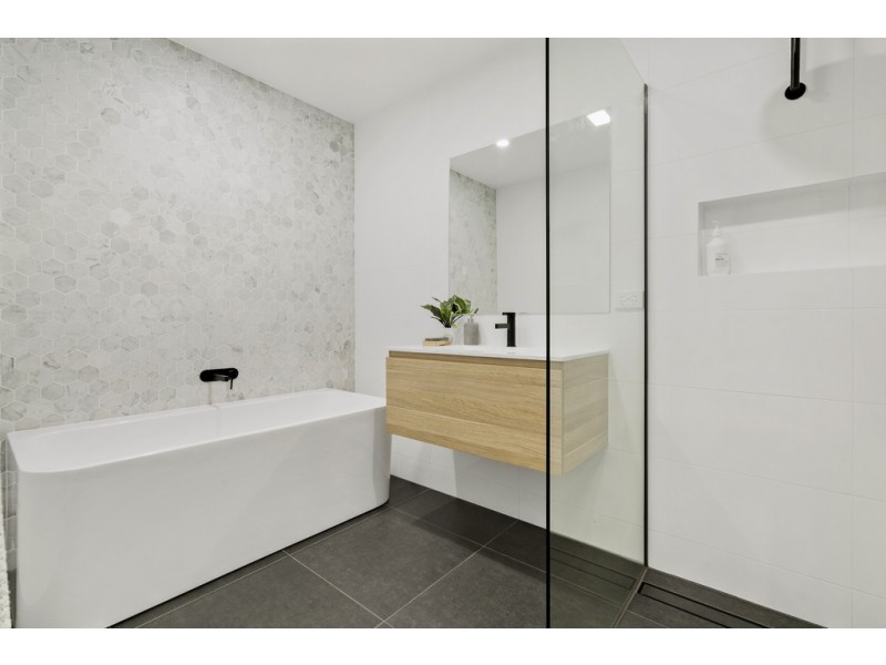 247 Heatherhill Road, Frankston VIC 3199