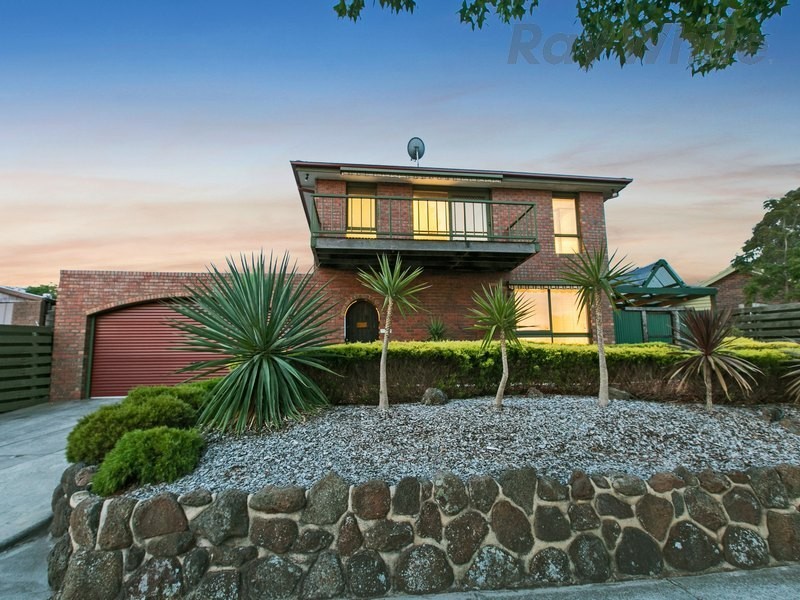 30 Peninsula Crescent, Langwarrin VIC 3910