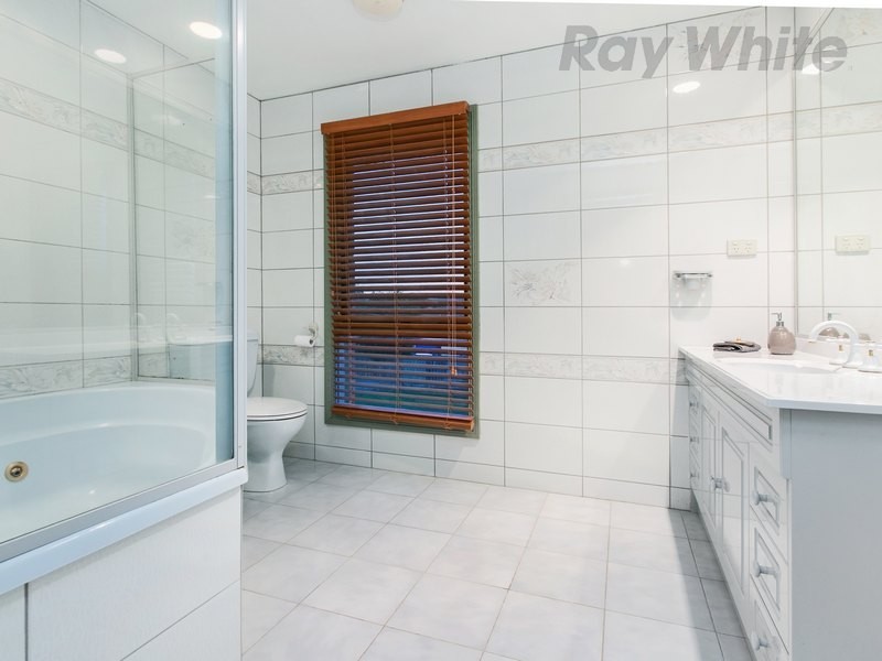 30 Peninsula Crescent, Langwarrin VIC 3910