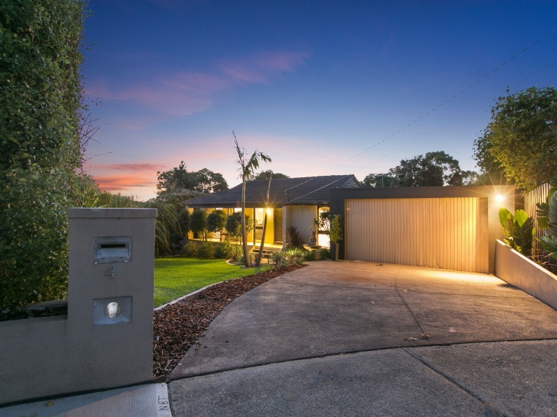 4 Kim Close, Frankston South VIC 3199