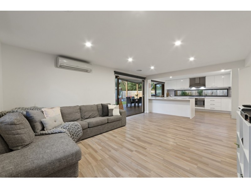 4 Naomi Court, Frankston VIC 3199