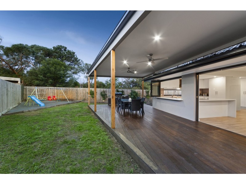 4 Naomi Court, Frankston VIC 3199