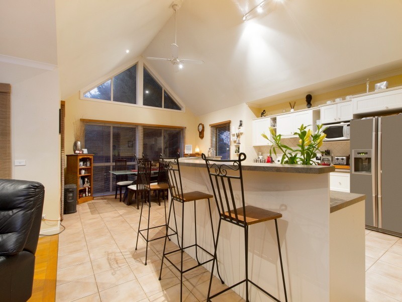 13 Eliza Place, Somerville VIC 3912