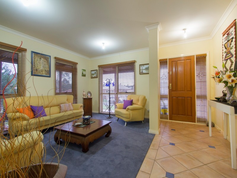 13 Eliza Place, Somerville VIC 3912