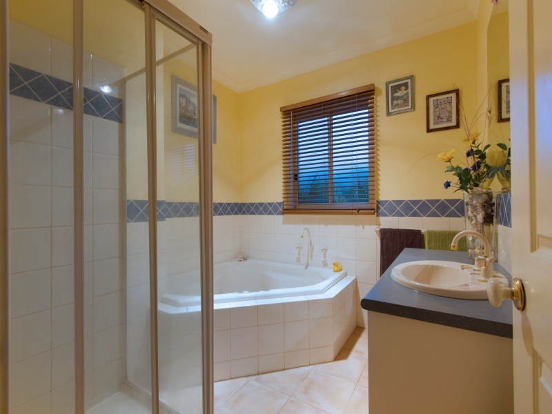 13 Eliza Place, Somerville VIC 3912