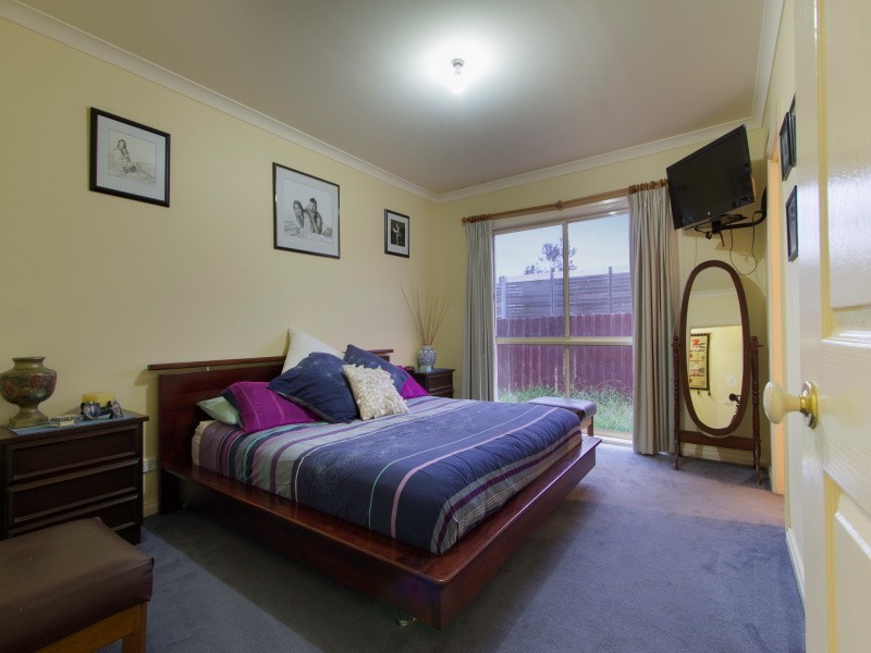 13 Eliza Place, Somerville VIC 3912