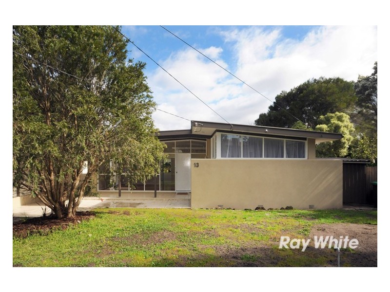 13 Derna Crescent, Frankston VIC 3199