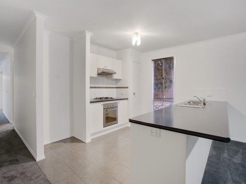 42 Clifton Grove, Carrum Downs VIC 3201