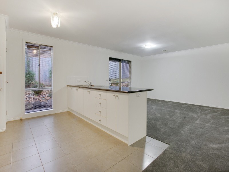 42 Clifton Grove, Carrum Downs VIC 3201