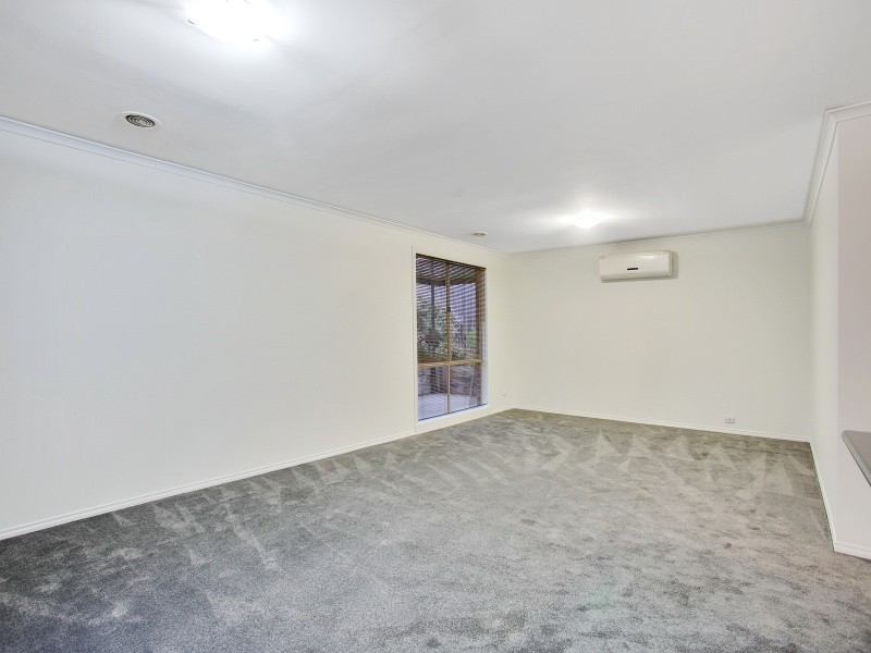 42 Clifton Grove, Carrum Downs VIC 3201